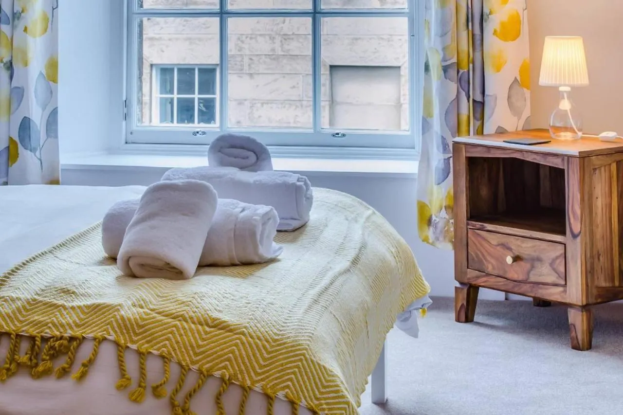 Joivy Stylish Apt In Trendy New Town Location Edinburgh