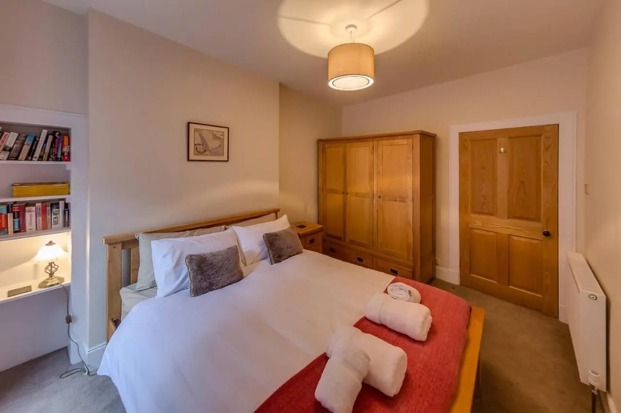 Joivy Stylish Apt In Trendy New Town Location Edinburgh
